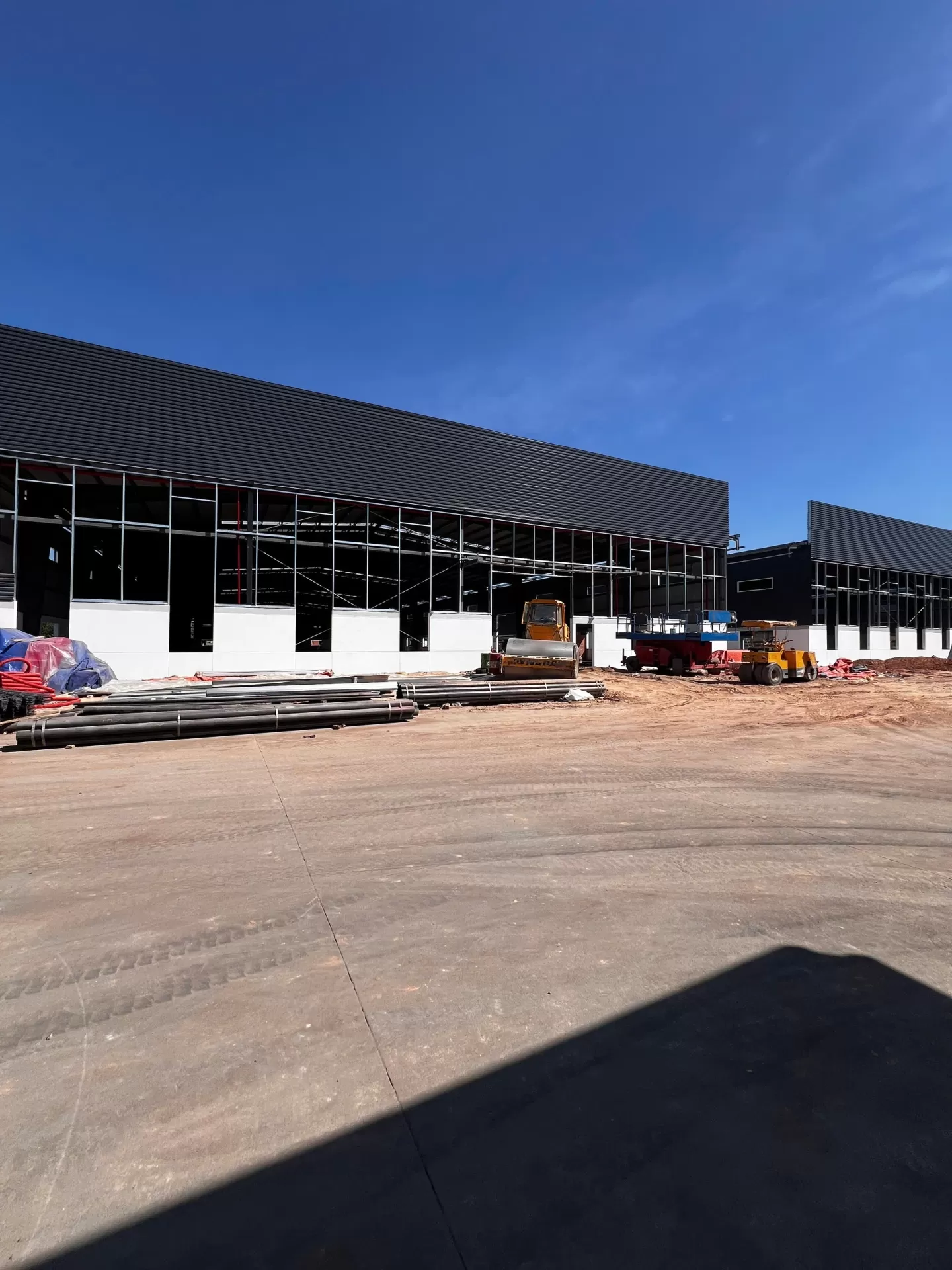 Cho thuê 10.300m² nhà xưởng trong KCN Bến Cát Bình Dương trạm điện 2.000 KVA, PCCC đạt chuẩn