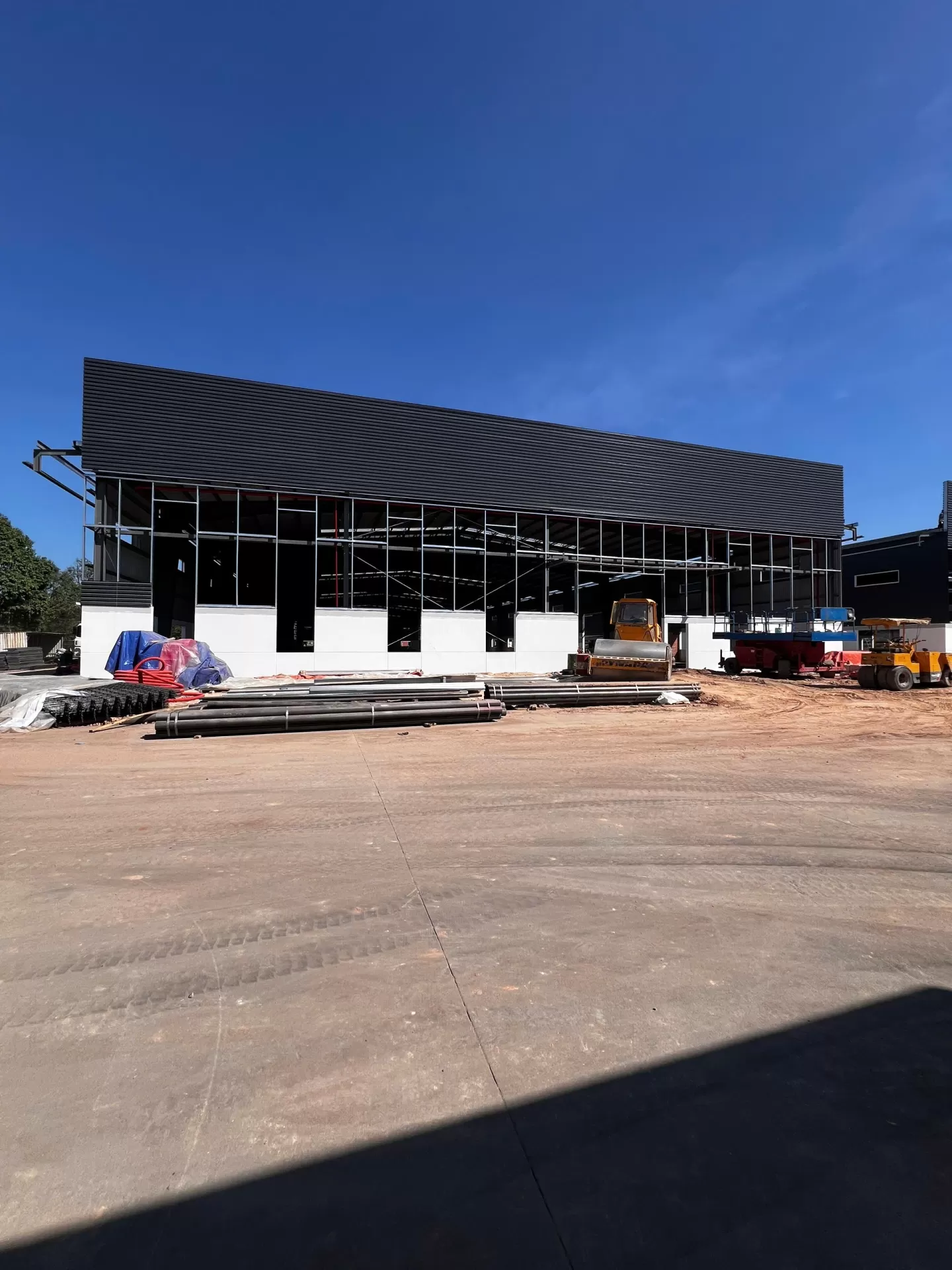 Cho thuê 10.300m² nhà xưởng trong KCN Bến Cát Bình Dương trạm điện 2.000 KVA, PCCC đạt chuẩn