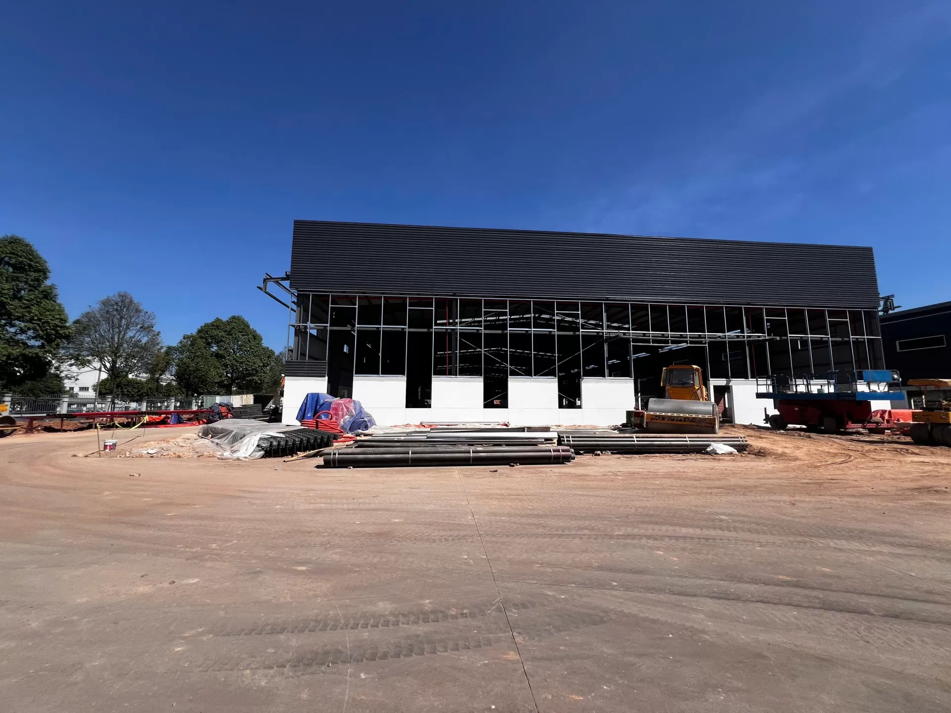 Cho thuê 10.300m² nhà xưởng trong KCN Bến Cát Bình Dương trạm điện 2.000 KVA, PCCC đạt chuẩn