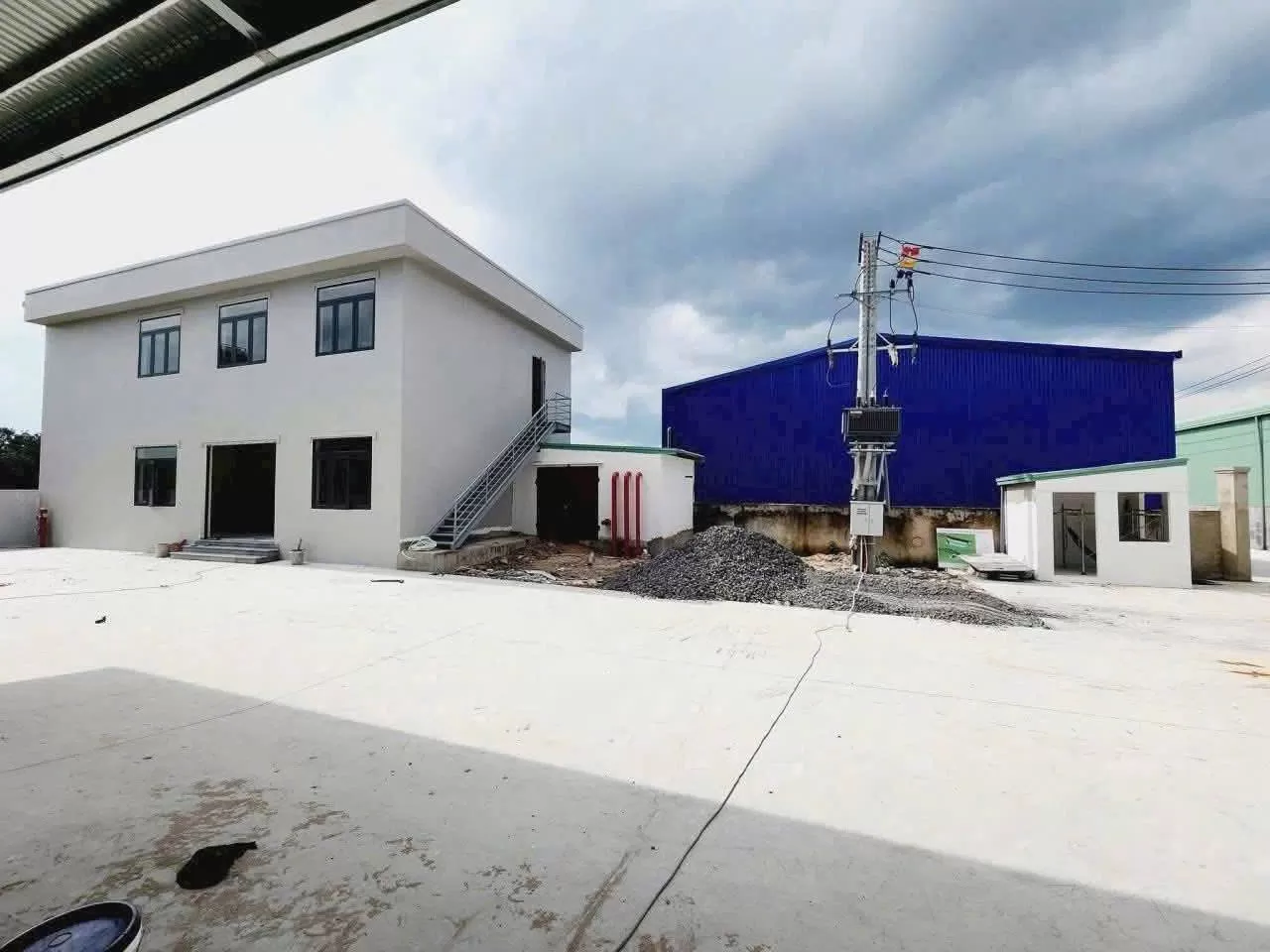 Cho thuê xưởng Tân Uyên Bình Dương 2.850m² – PCCC tự động, VP 250m² container 24/24