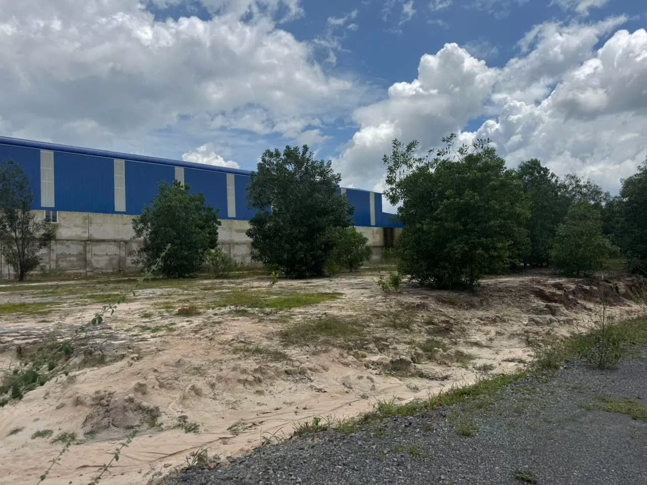 Cần bán 41.000m² đất SKC xây xưởng mặt tiền ĐH Đất Quốc – Tân Uyên Bình Dương